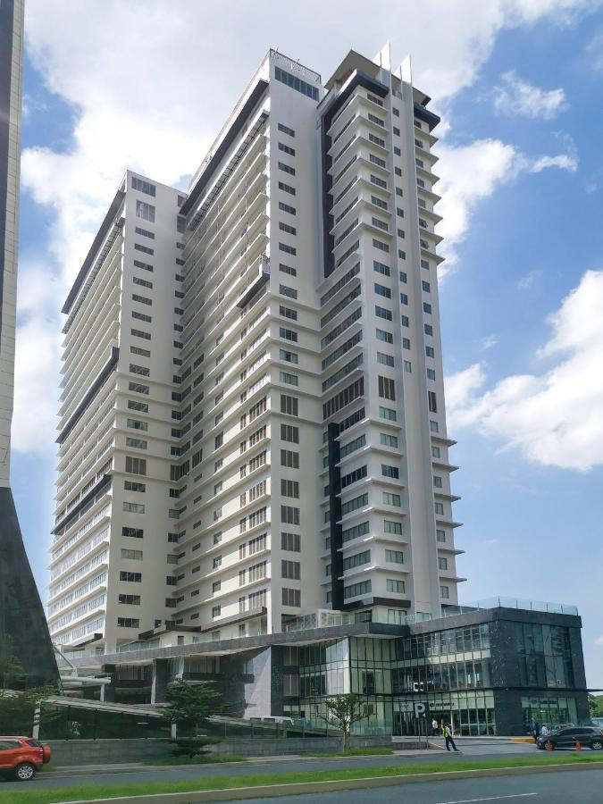 Brittany Hotel Bgc Taguig Exterior foto